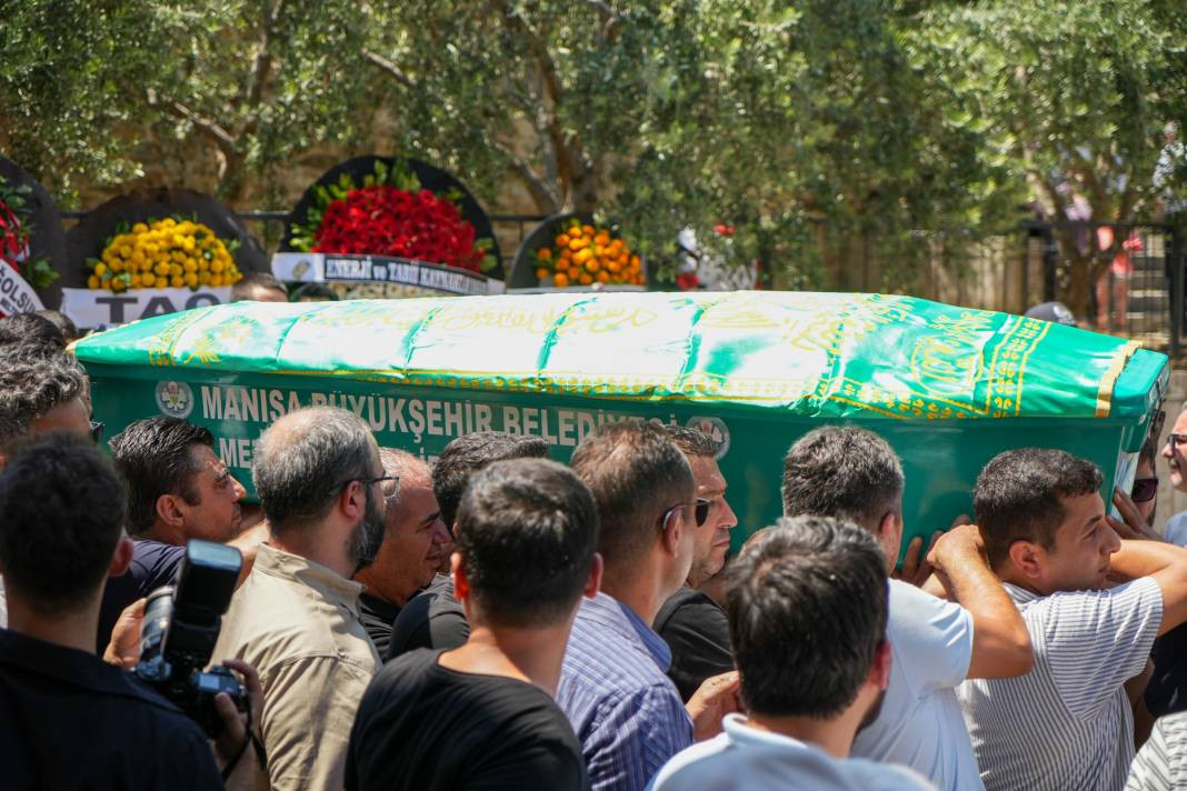 Gabar Dağı'nda ölen mühendise son veda! Petrol sahasında sondaj kulesi devrilmişti - Resim: 9